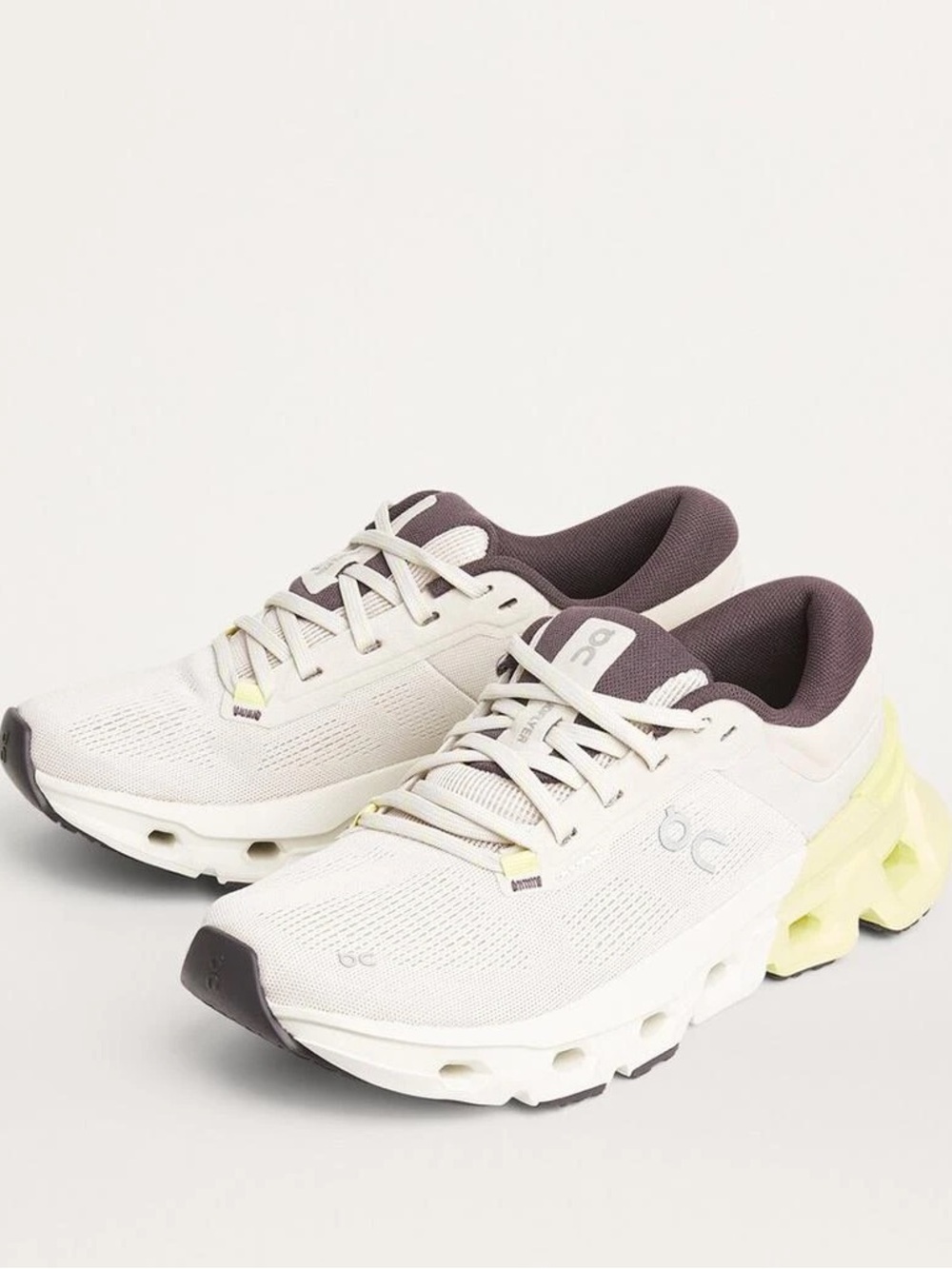 ON Cloudflyer V5  Womens